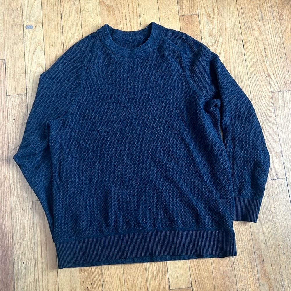 Lululemon men’s sweater small
